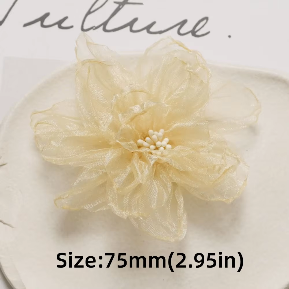 Fleur en tissu faite à la main