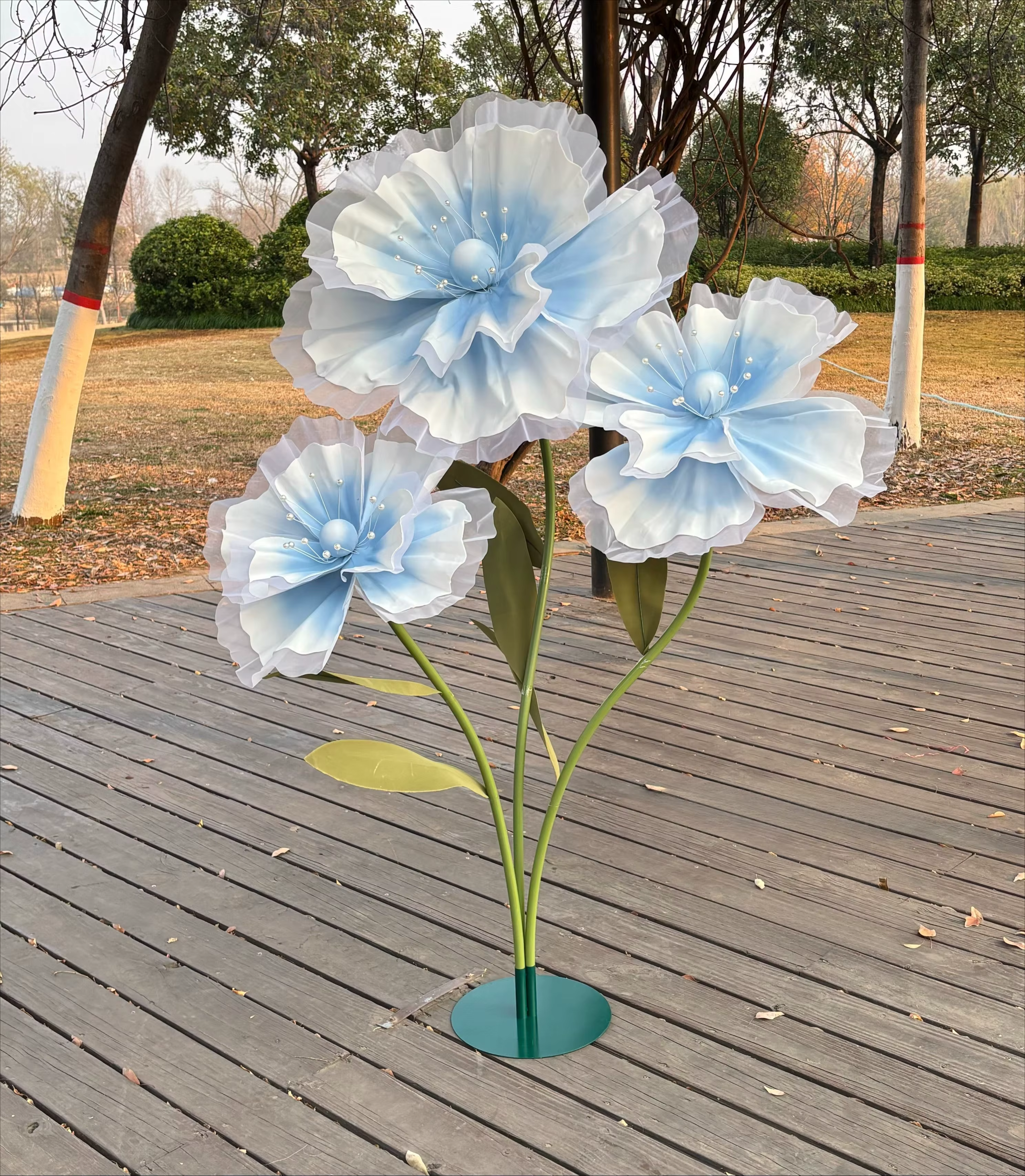 Grandes fleurs artificielles 3D en soie et maille