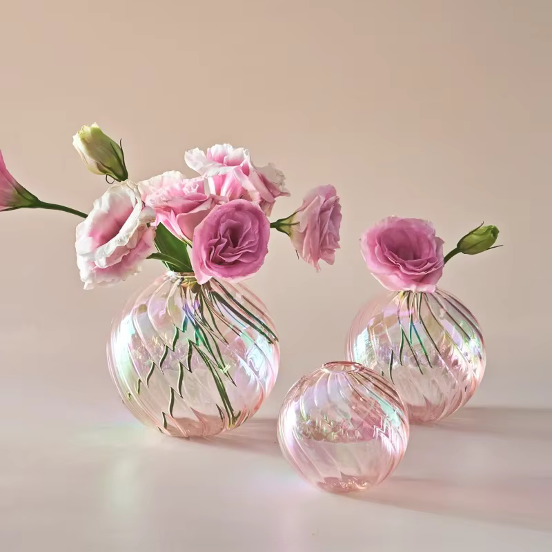 Vases boule irisés pour la décoration intérieure