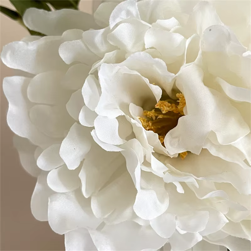 Fleur de pivoine en soie blanche