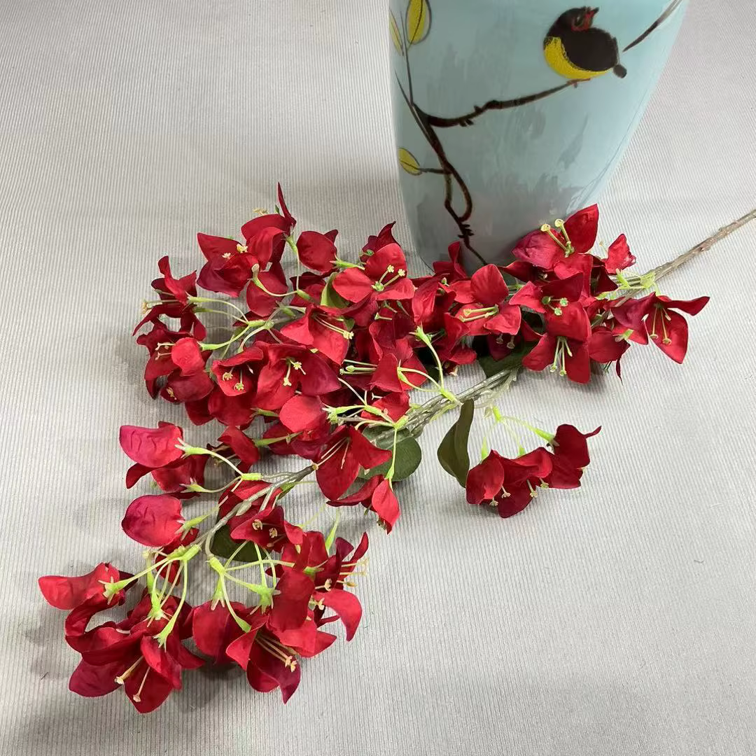 Une branche de fleur de bougainville artificielle