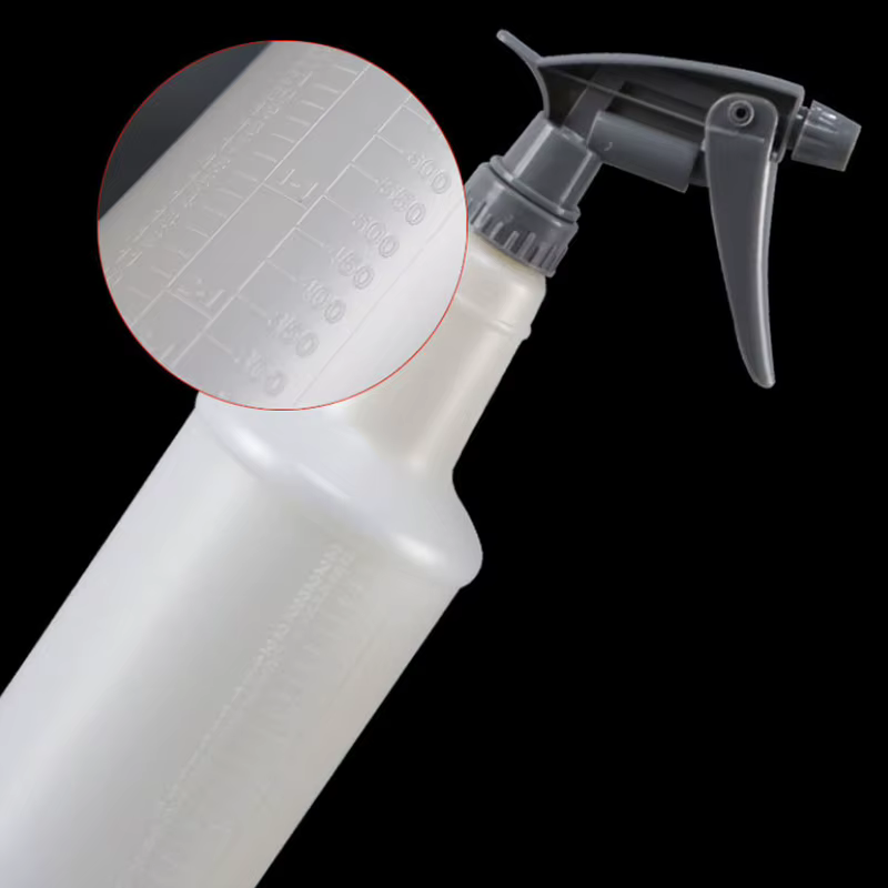 Bouteille pulvérisatrice en plastique rechargeable de 800 ml avec buse à jet réglable