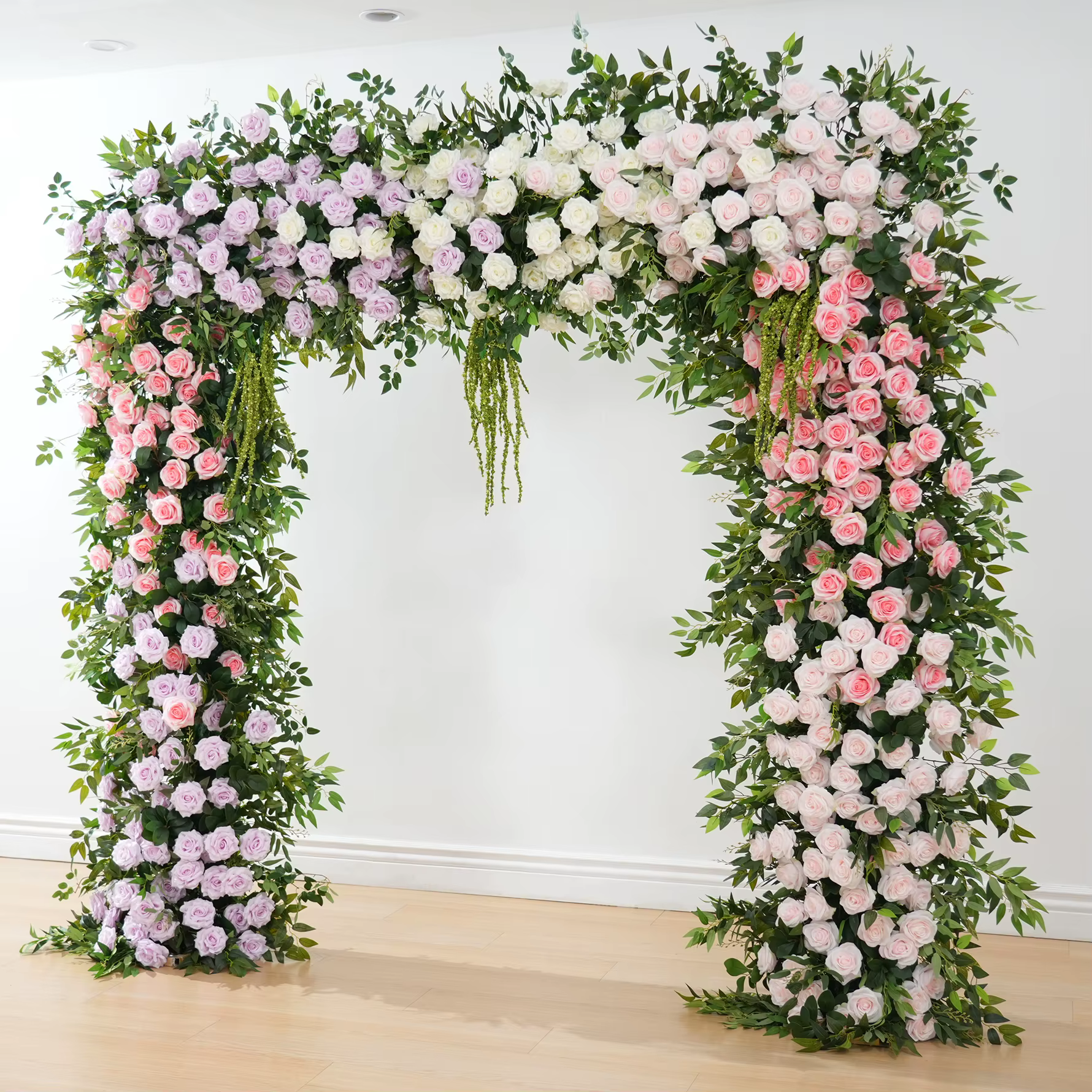 Décor de rangée de fleurs de luxe