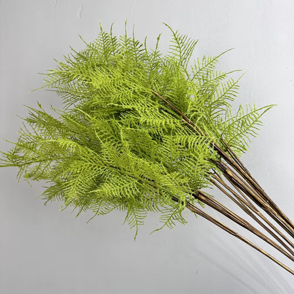 Branches de plantes artificielles réalistes en fougère