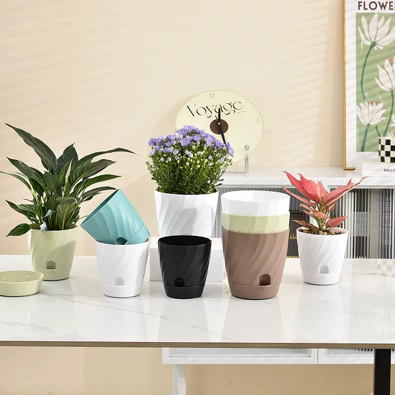 Pots de fleurs en plastique pour balcon