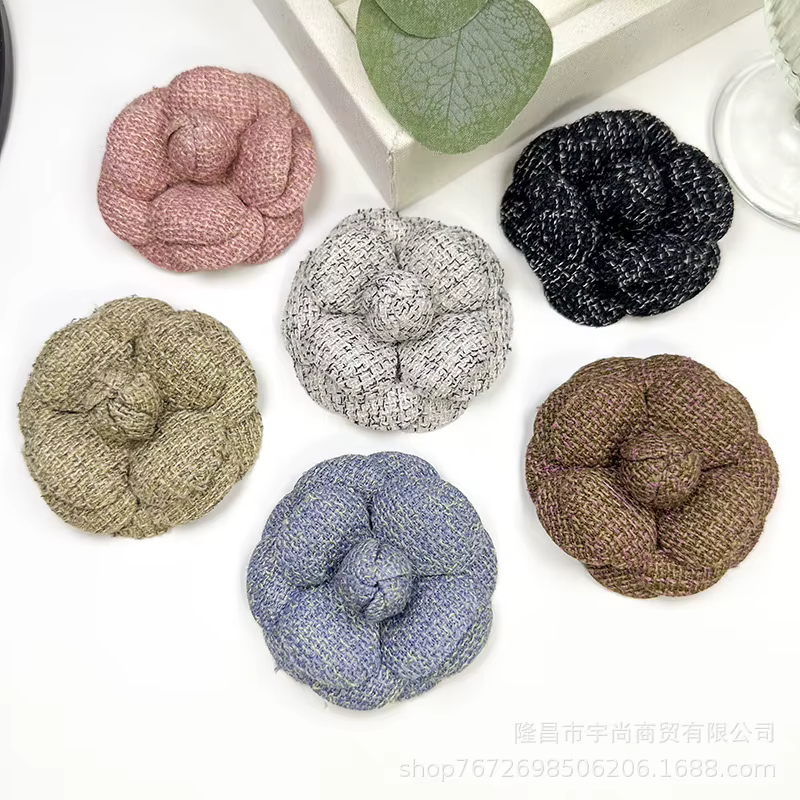 Broche Fleur de Camélia 6