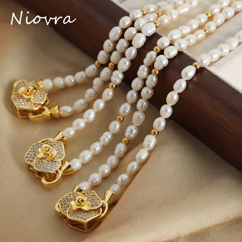 Nivora-Collier de Perles d'Eau Douce Élégant pour Femme, Pendentif Fleur de Cuivre, Strass, Tour de Cou, Bijoux de Fiançailles de Mariage