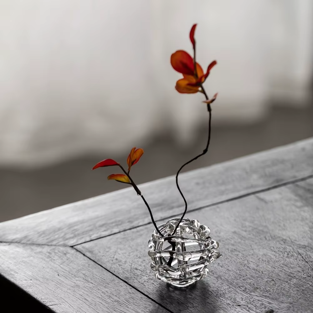 Vase en verre transparent
