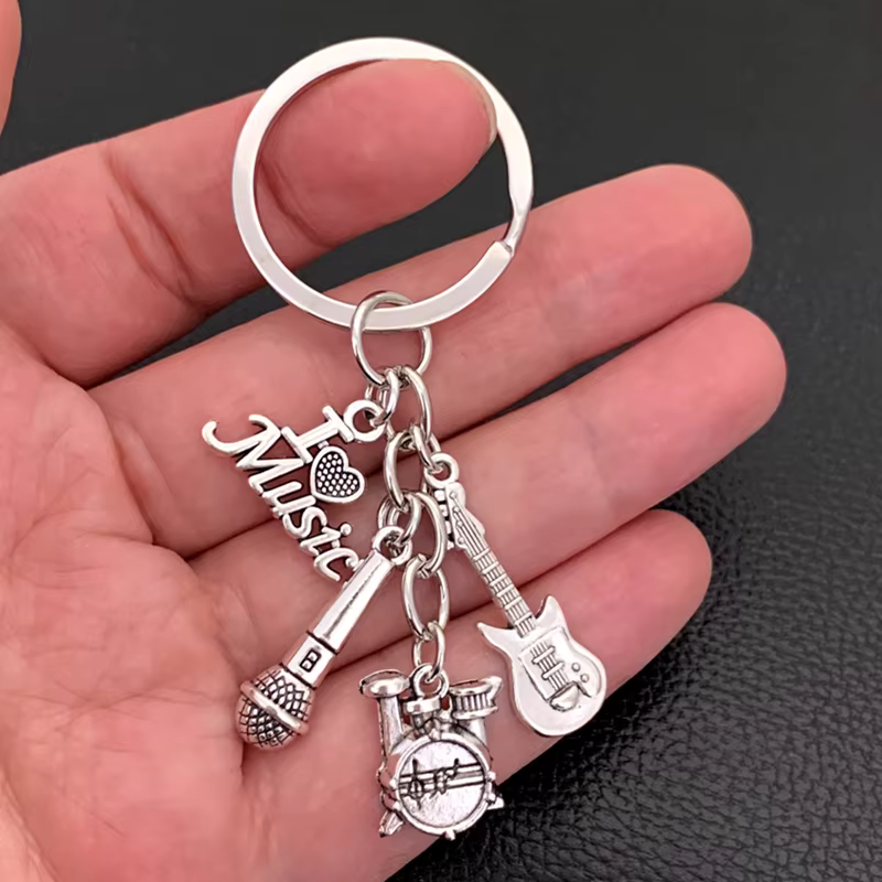 1 pièce de porte-clés en alliage de musique classique, accessoire de décoration de bijoux avec tambour et microphone de guitare