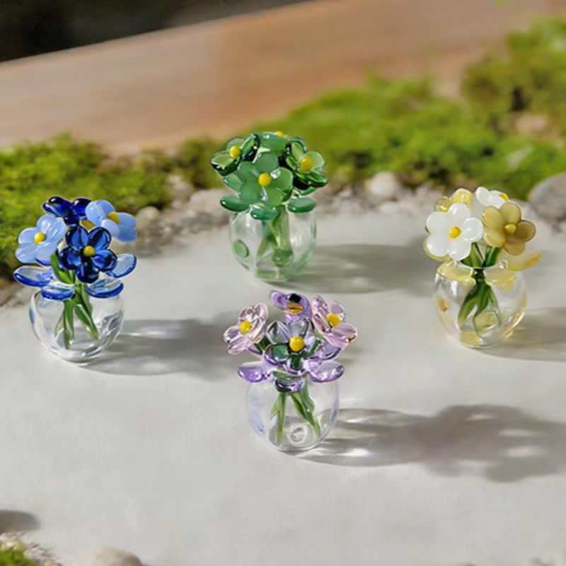 Décoration florale en verre