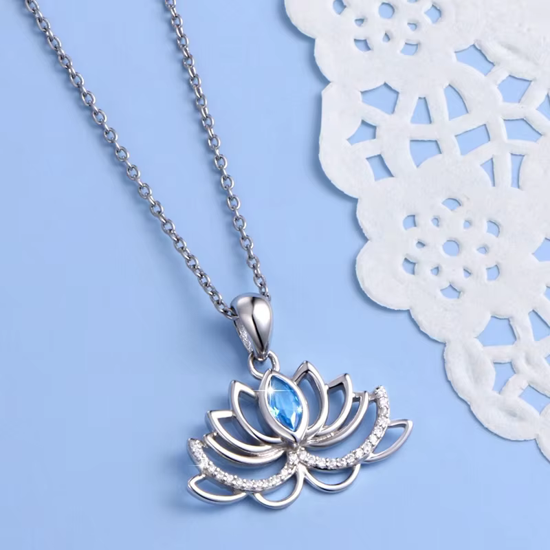 Huitan – collier avec pendentif en forme de fleur de Lotus pour femme, couleur argent incrusté de bleu CZ, tendance, accessoires quotidiens pour fête de mariage, bijoux cadeau