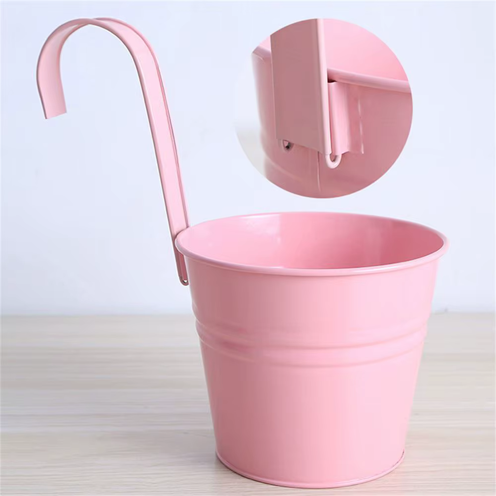 Vase en fer forgé pour balcon