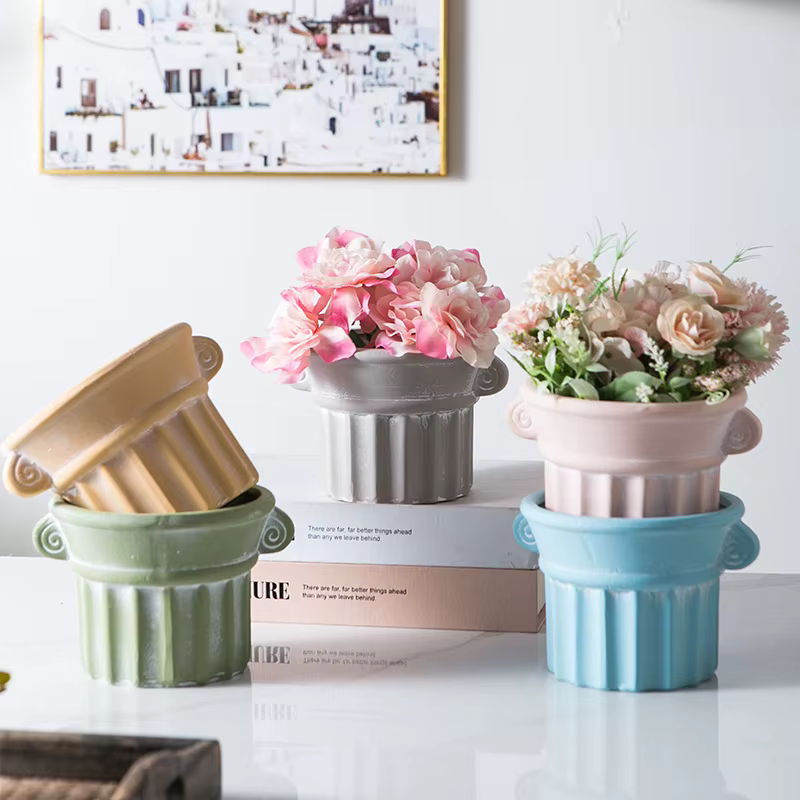 Pot de fleurs en céramique de style européen avec trous et plateau