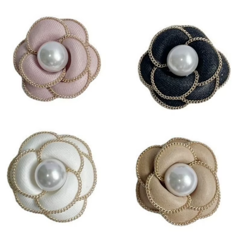 Broche en tissu avec perles et fleurs pour femmes