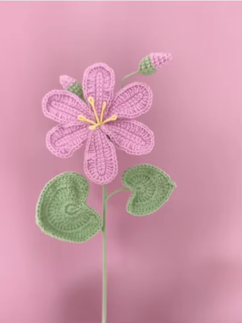 Une fleur tissée à la main