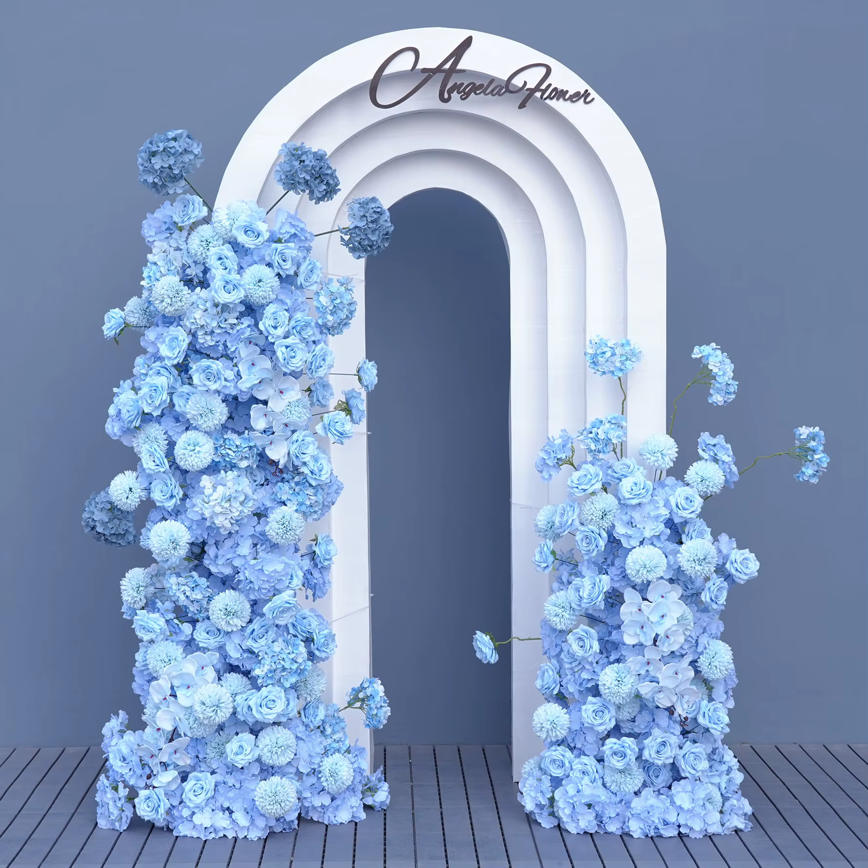 Arche de fond de mariage avec pompon orchidée rose blanche pure
