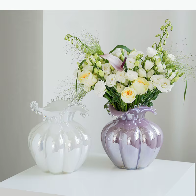 Vase en verre en forme de bourgeon de fleur de citrouille
