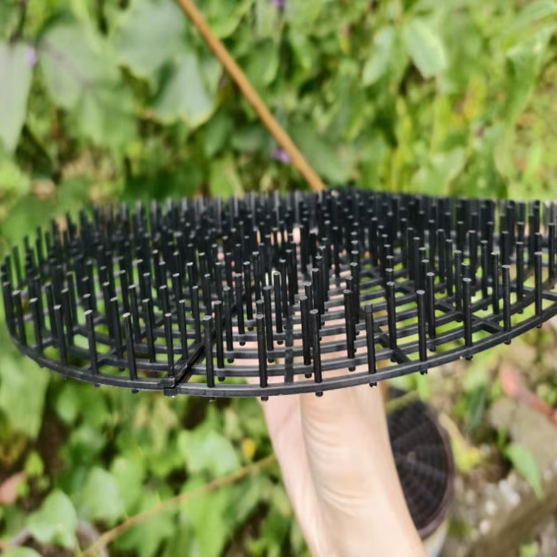 Grille de protection de sol pour pot de plantes à double usage