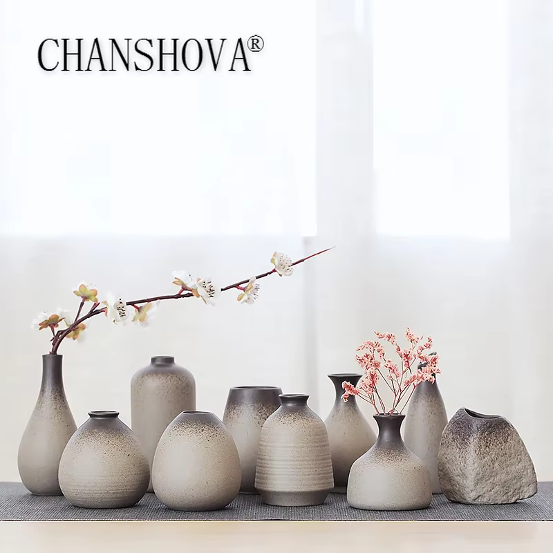 Petit vase en poterie chinoise