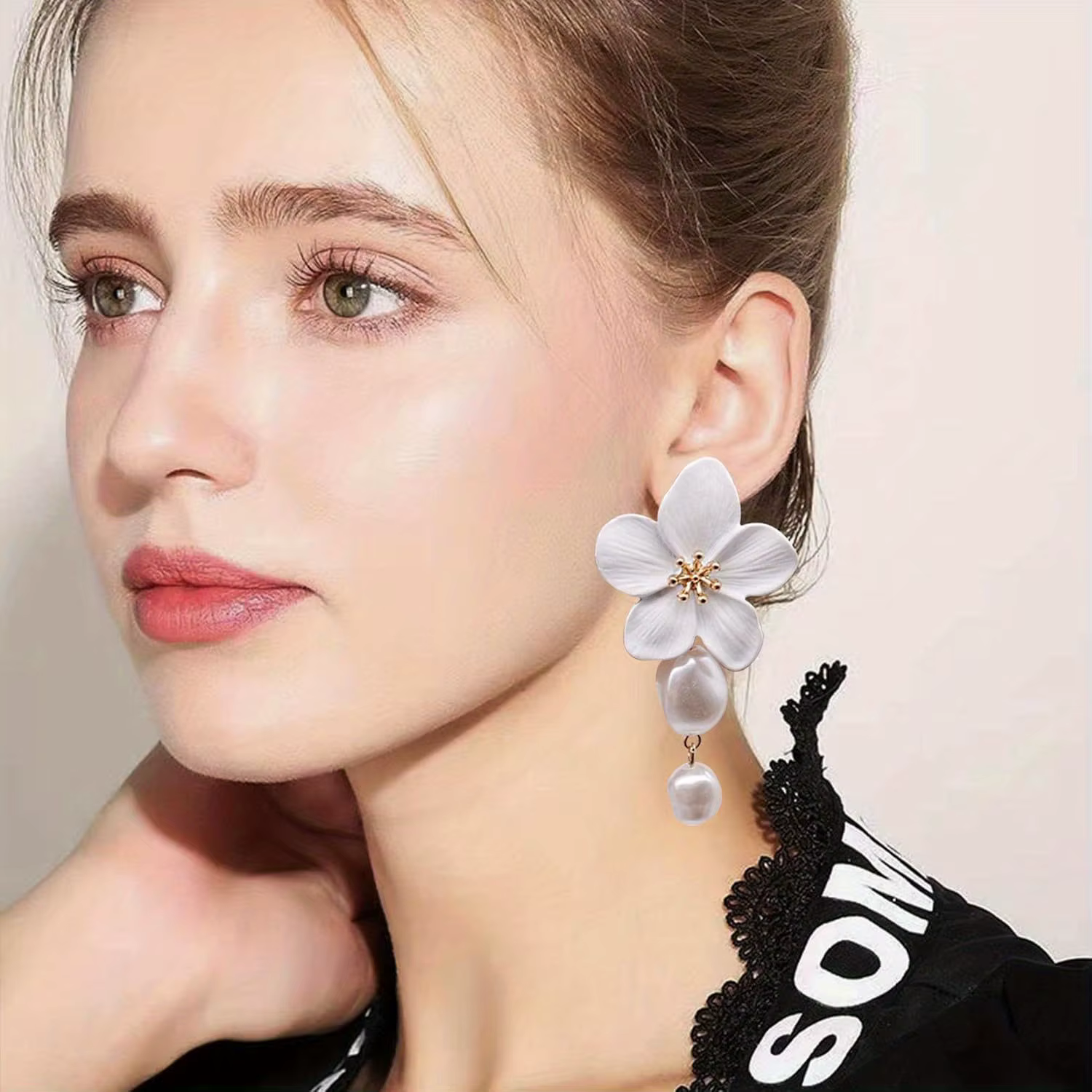 Boucles d'oreilles florales bohèmes en perles, clous d'oreilles en forme de pétales de fleurs, bijoux pour femmes