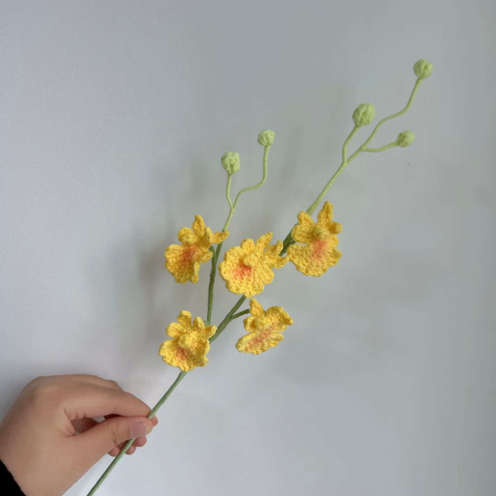 Orchidée dansante en crochet