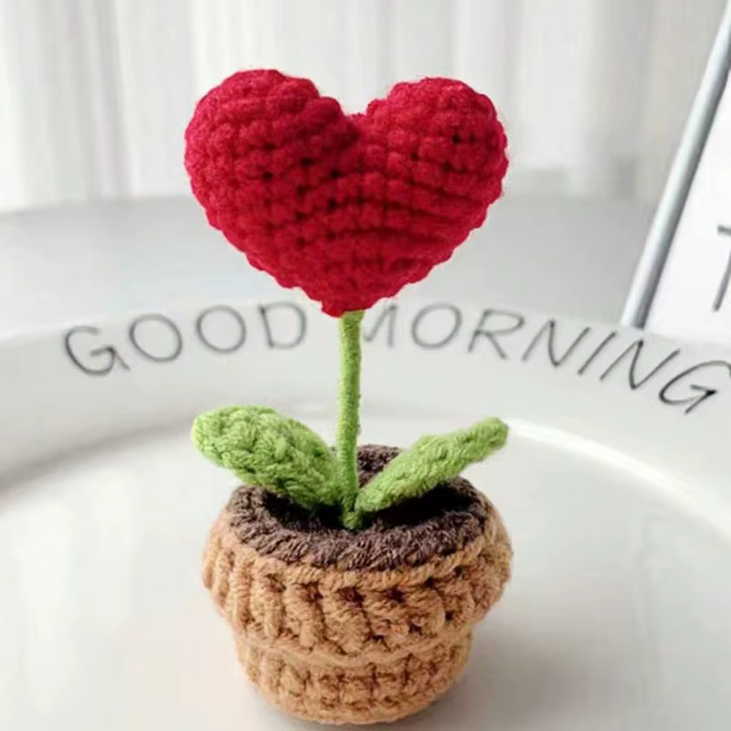 Petite plante en pot tissée à crochet