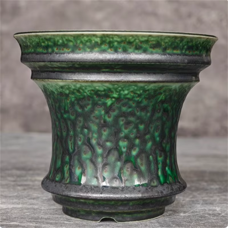 ‌ Pot en porcelaine vert algue pour plantes grimpantes