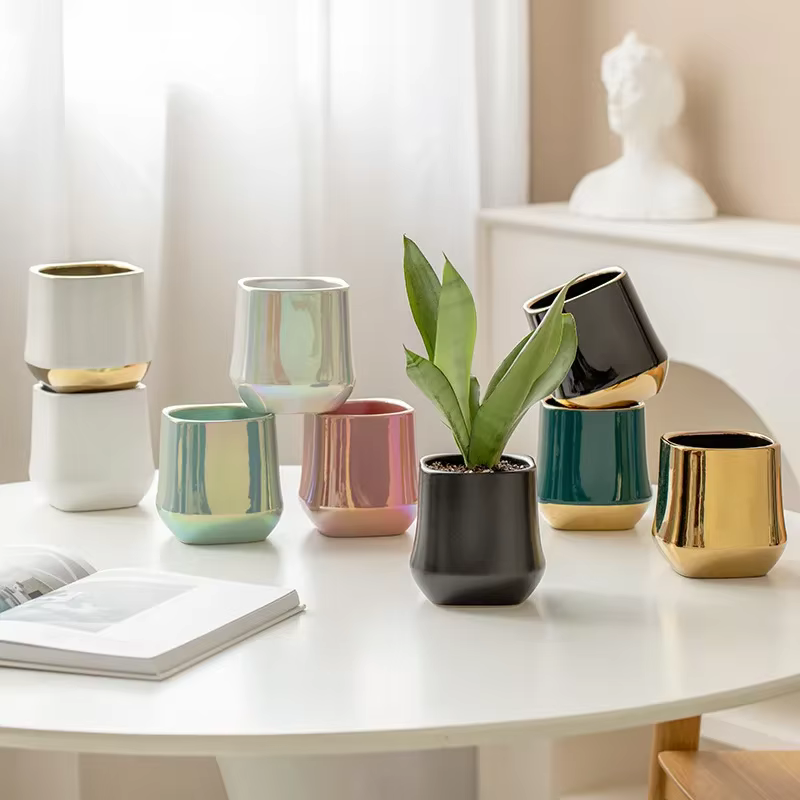 Pots de fleurs en céramique dorée galvanisée colorée