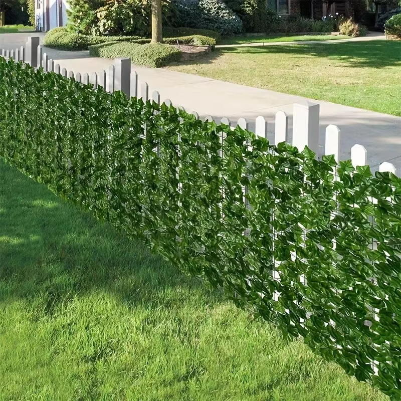 Clôture en fausses feuilles de lierre