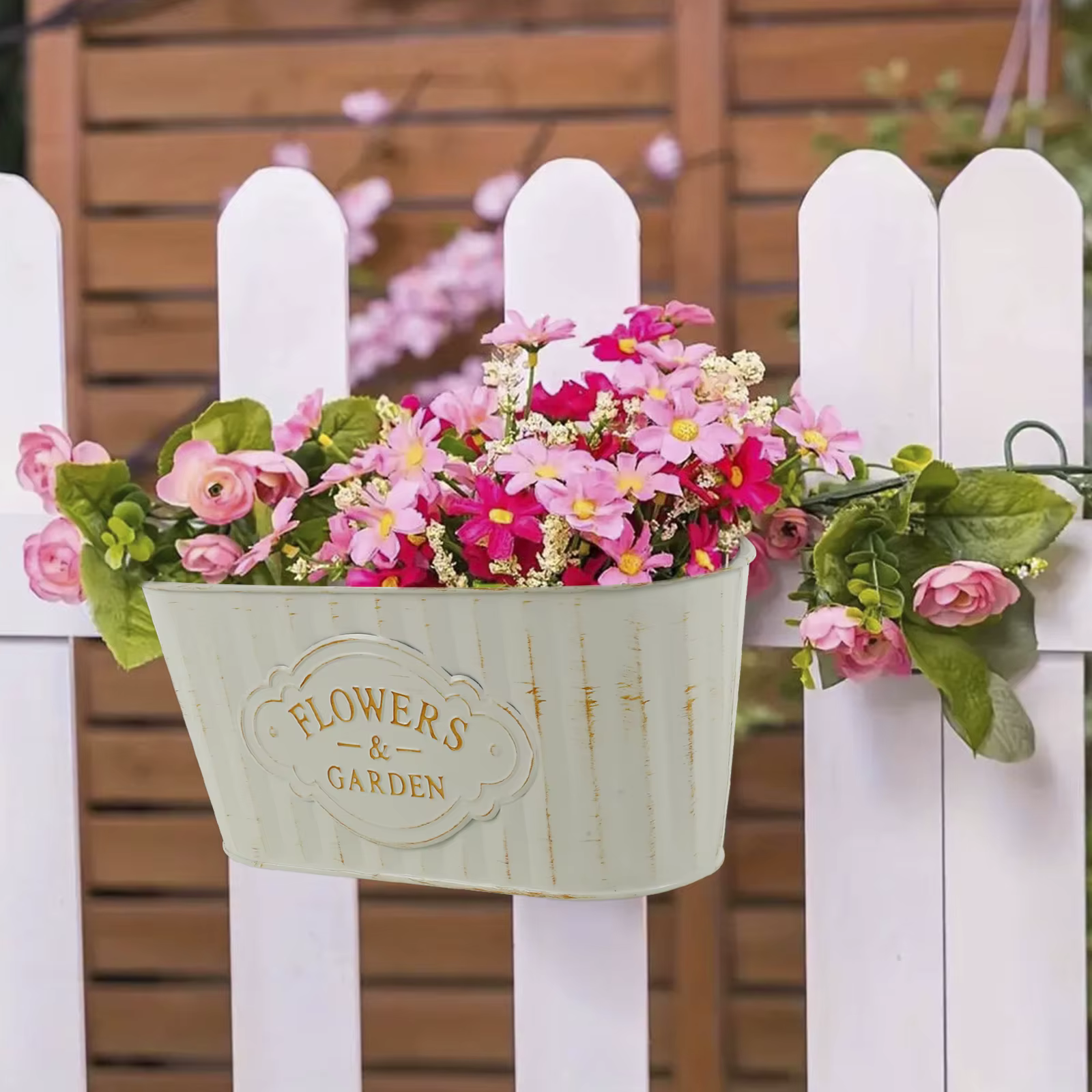 Pot de fleurs en fer avec poignées
