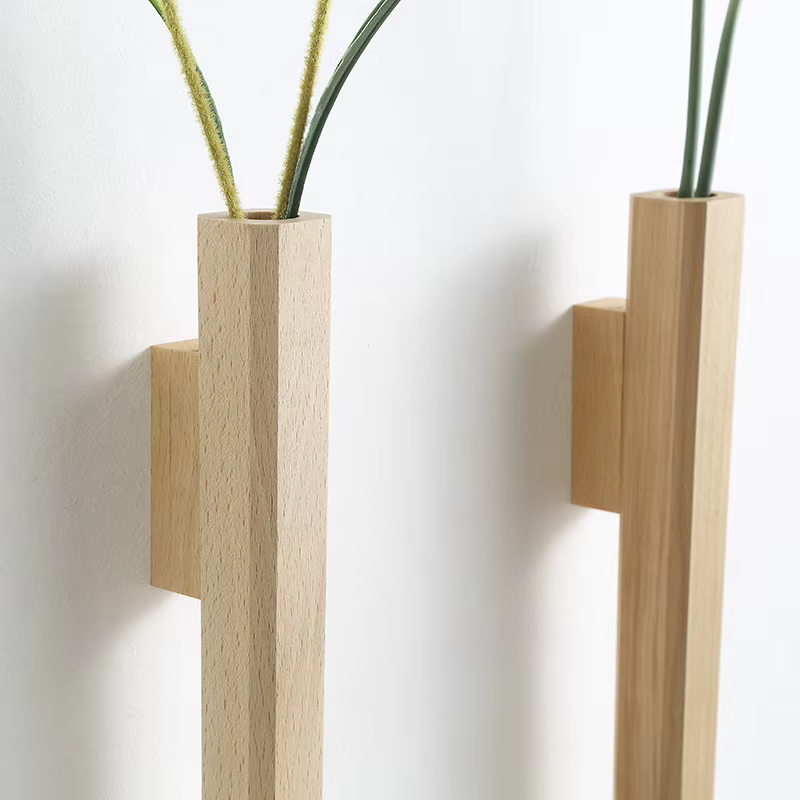 Vase à fleurs suspendu en bois massif