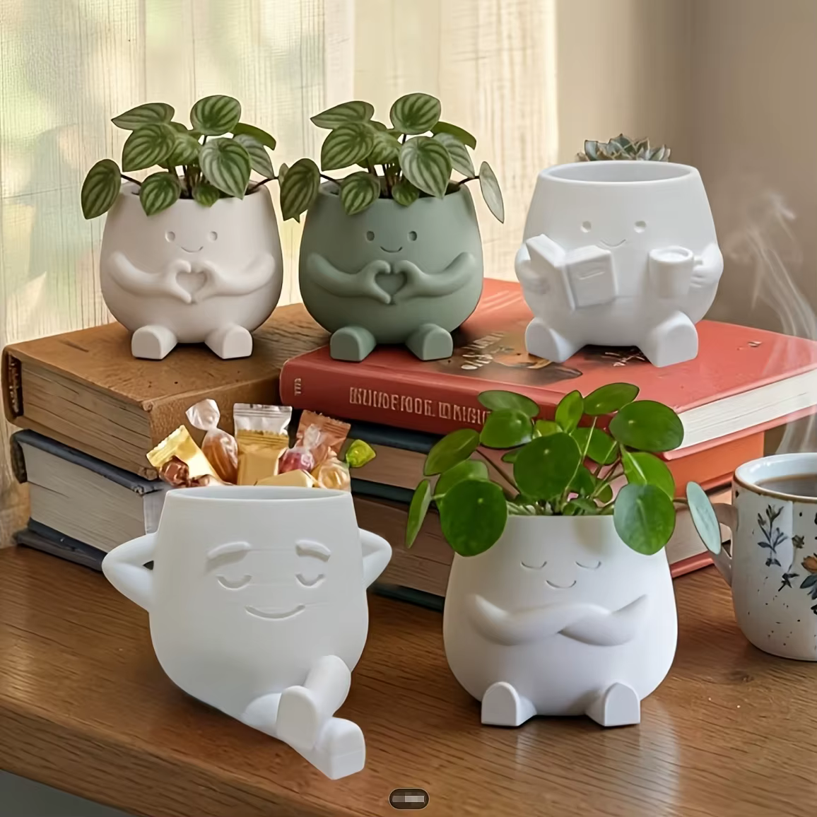 Pots de fleurs imprimés en 3D 4-en-1 : organisateur de stylos également. Parfait pour les plantes succulentes