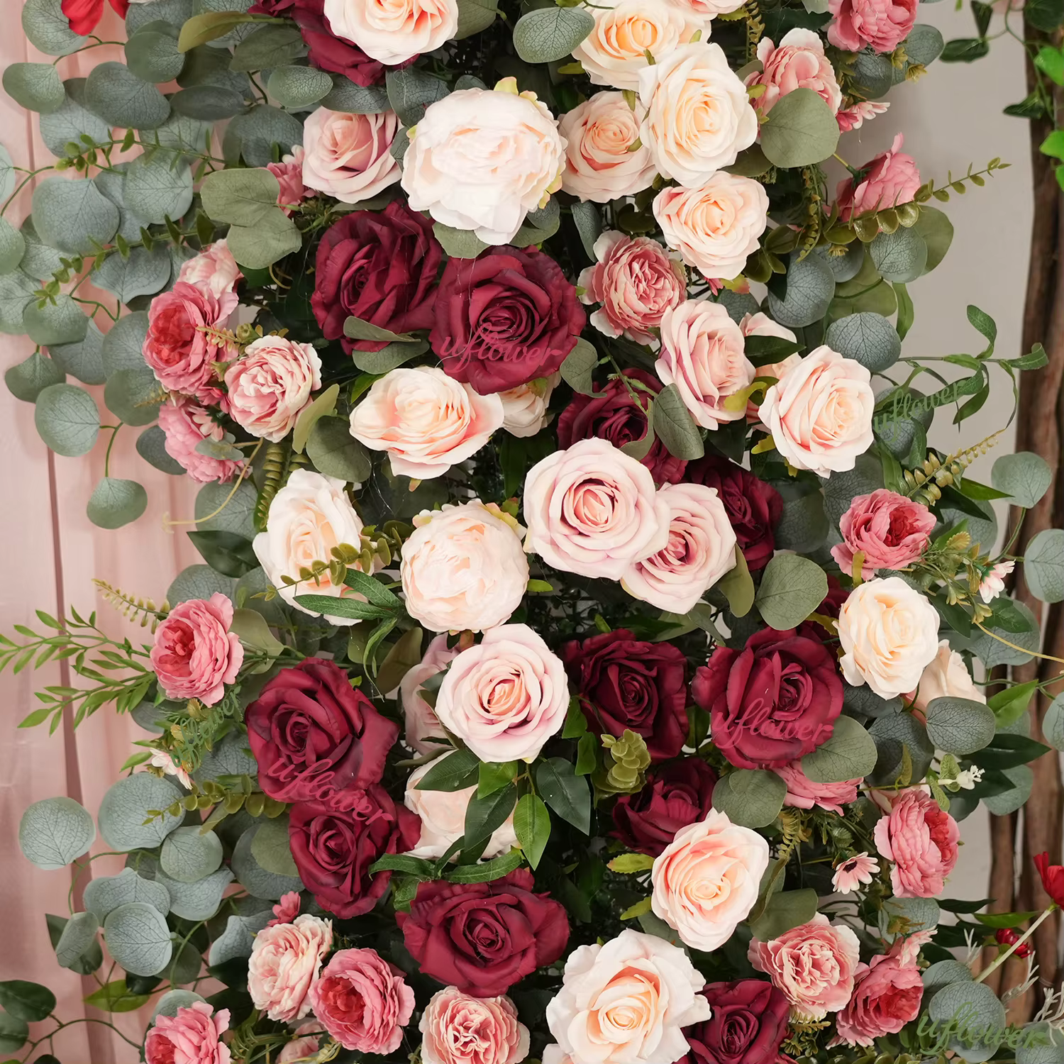 Uflower 2, 3 m Composition florale verte avec roses rouges