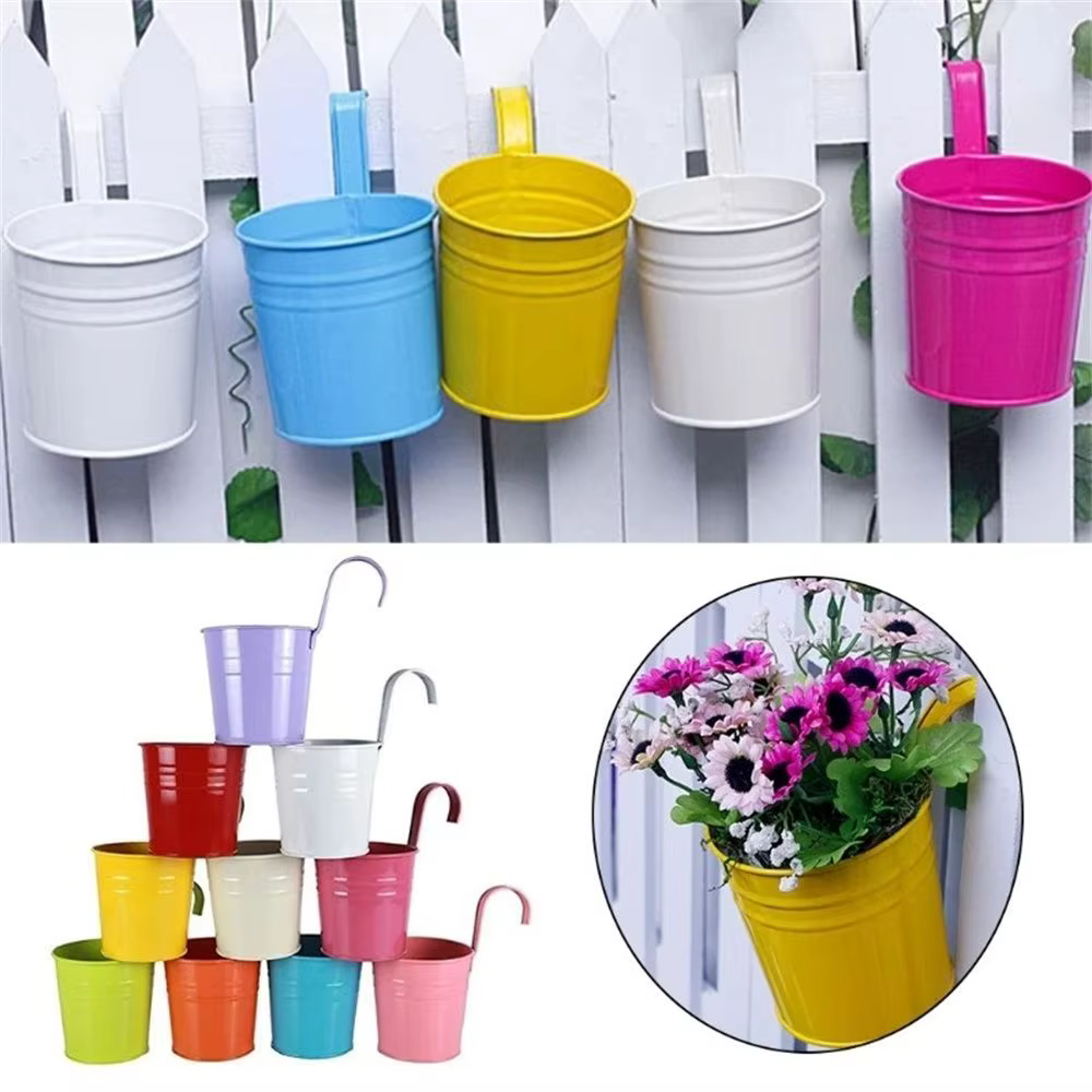 Vase en fer forgé pour balcon