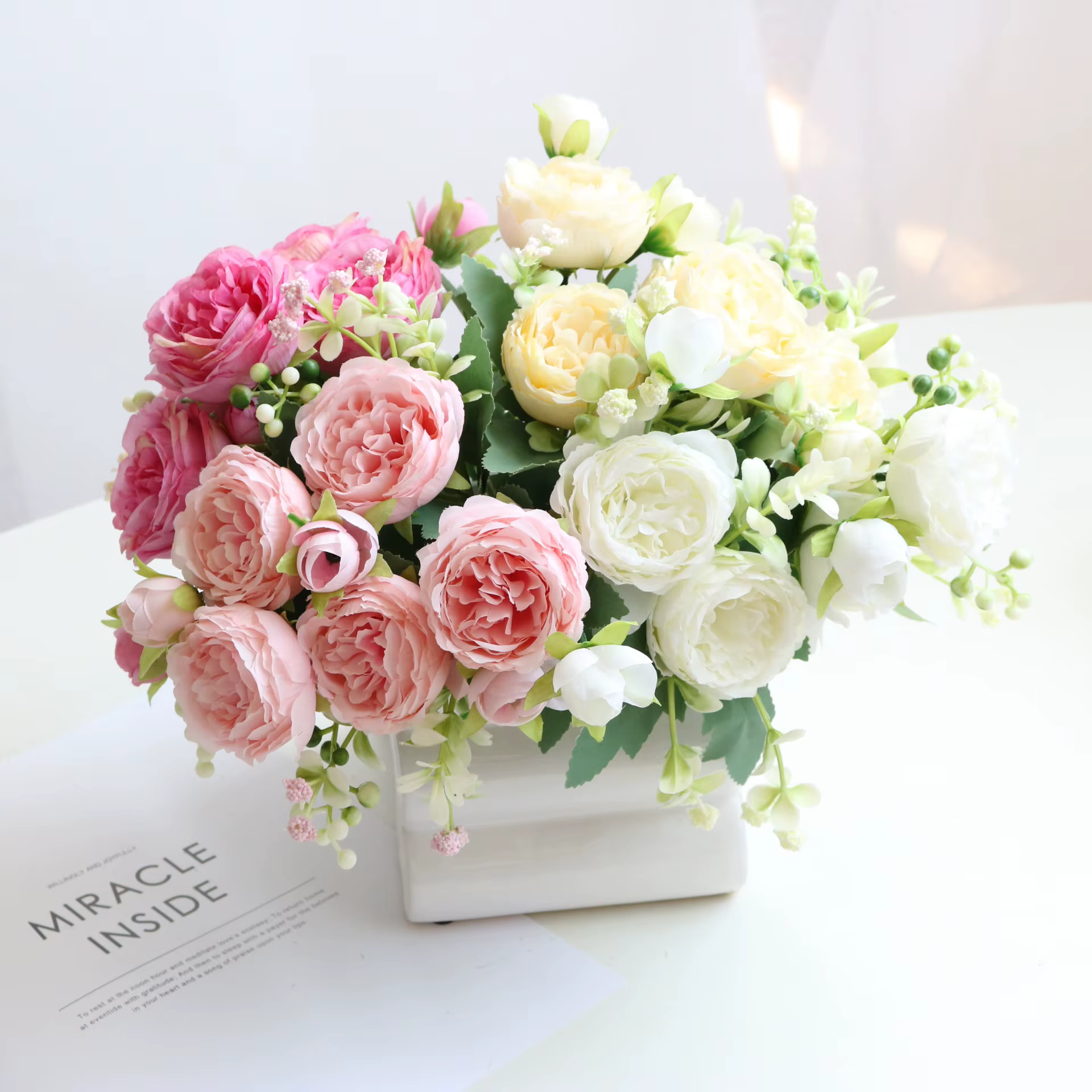 Fausses fleurs violettes en soie
