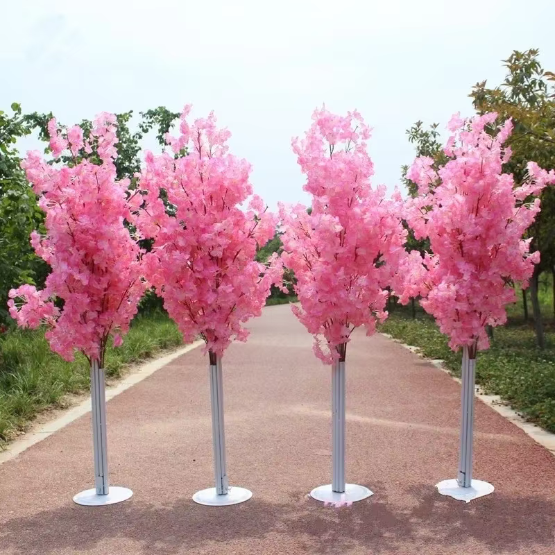 Grand arbre en faux fleur pour décor de mariage