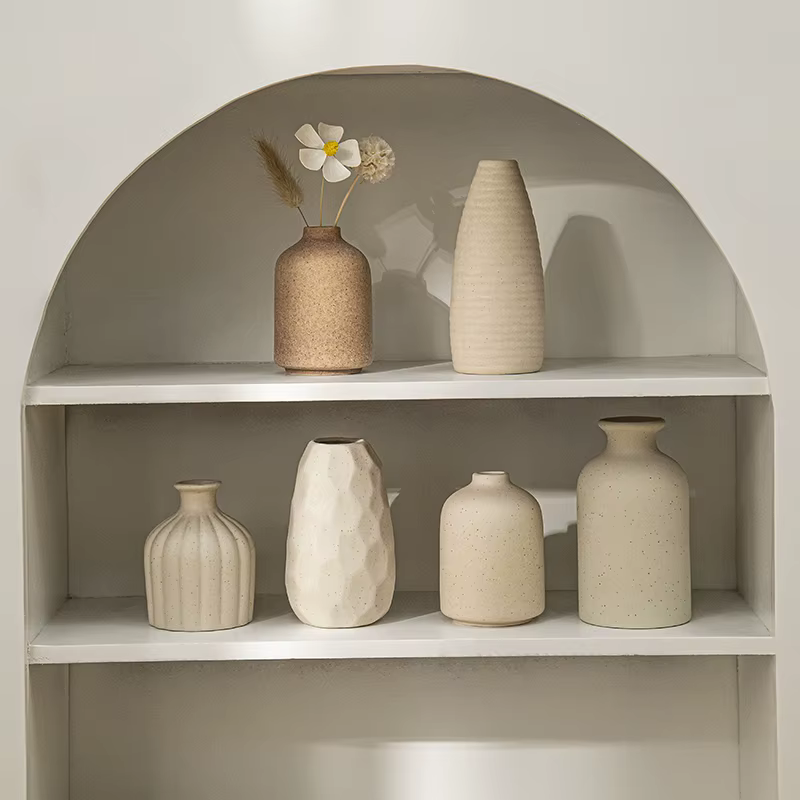 Vase à fleurs en céramique rétro