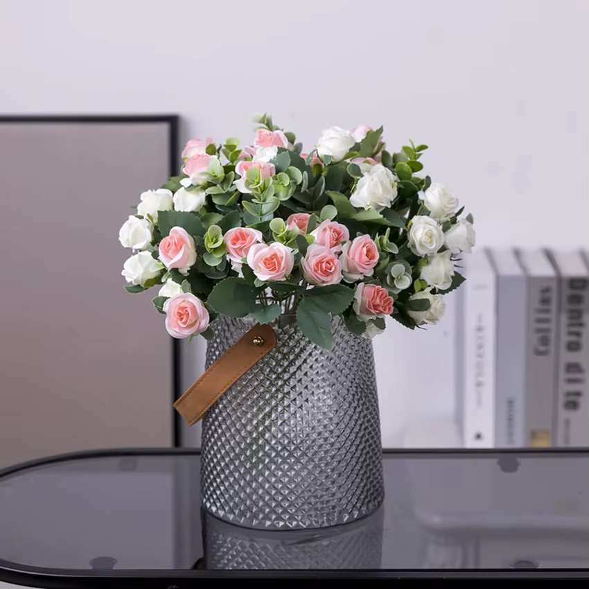 Fleurs artificielles Vase Maison Chambre Decorat Jardin En Plein Air Festival Feuilles D'eucalyptus Faux Plantes Mariage Brial Soie Roses Bouquet