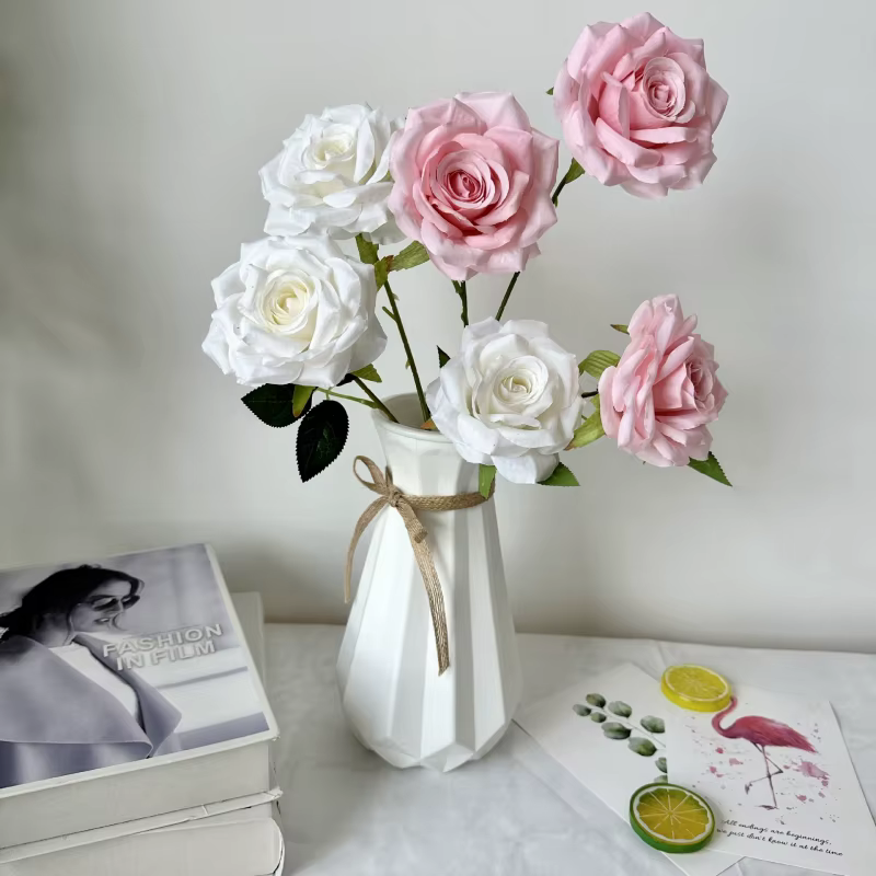 Fleur de rose diamant en soie pour table