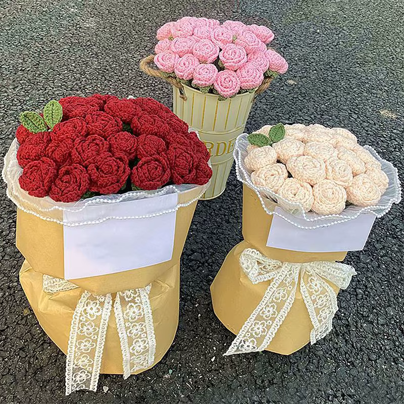 Zones de fleurs artificielles au crochet de roses faites à la main