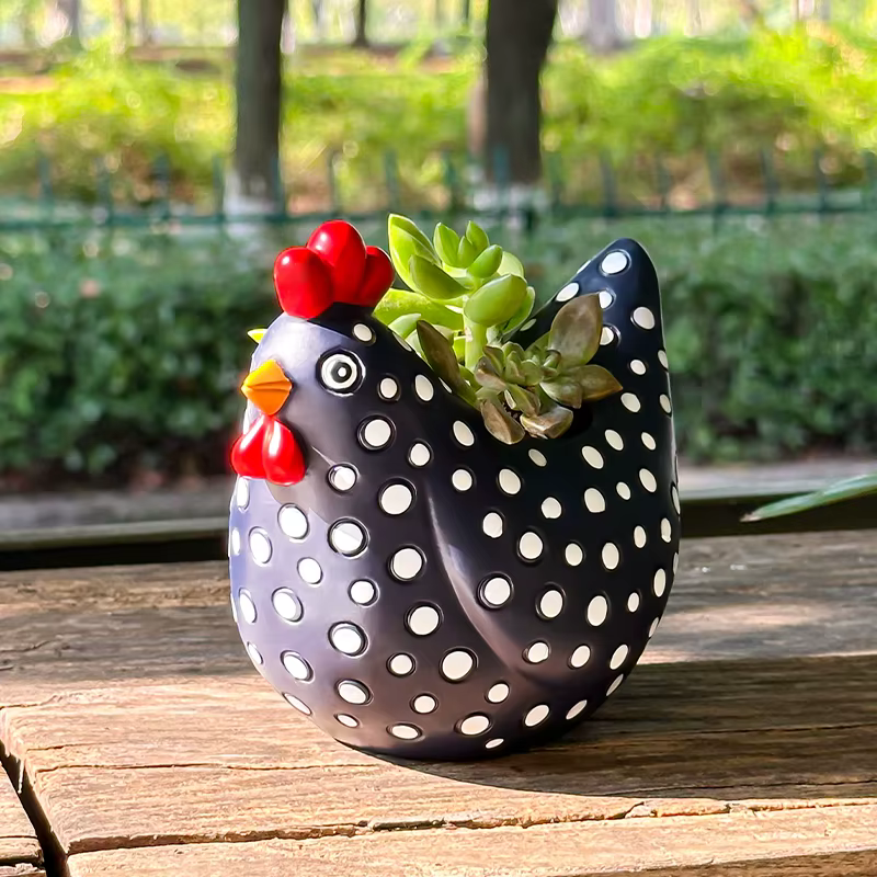 Pot de fleurs amusant en forme de poulet tacheté