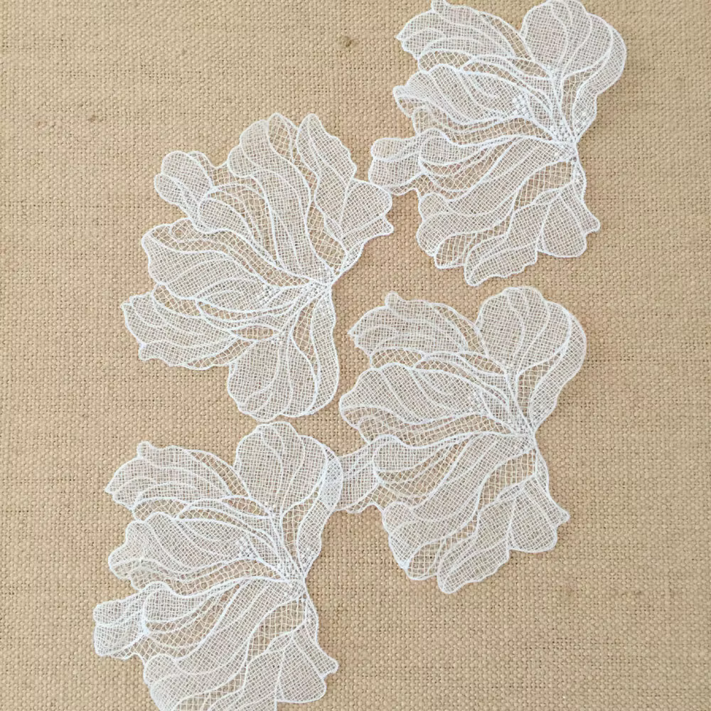 Patch de fleurs en maille blanche