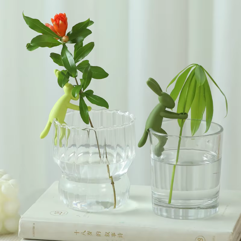 Support de tige de plante en forme de lapin