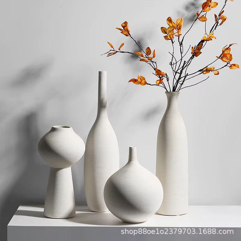 Vase en céramique, décoration avancée