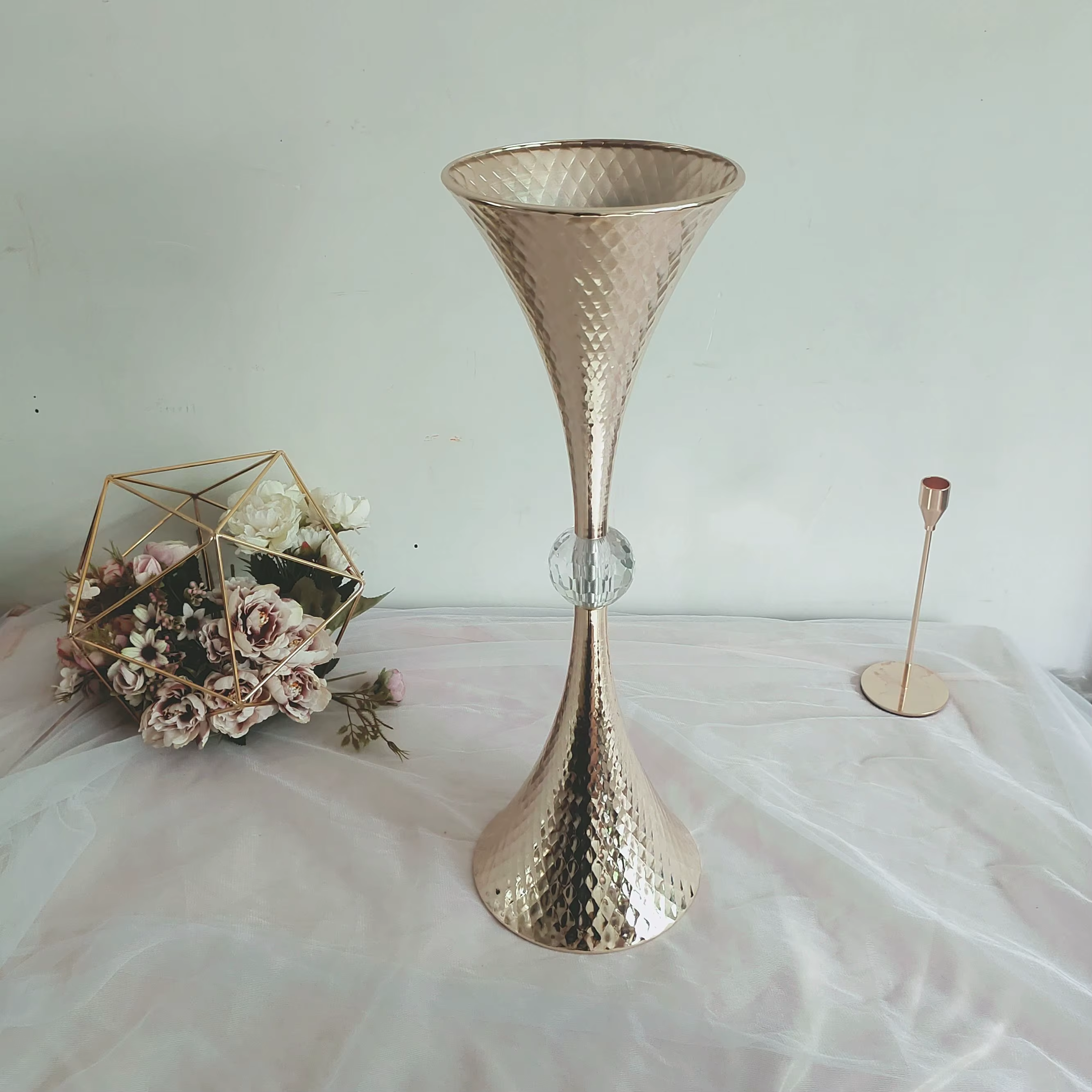 Vase doré en forme de trompette, centre de Table de mariage en cristal, pour événement, route, Vases à fleurs délicats pour la décoration de la maison