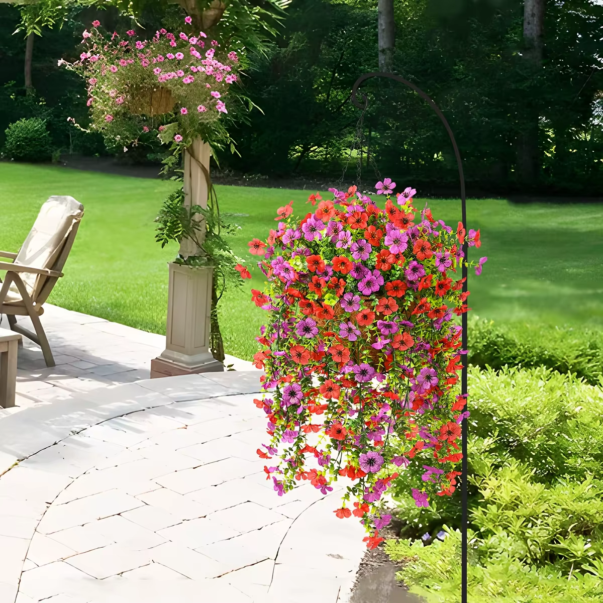 Plantes de fleurs artificielles suspendues