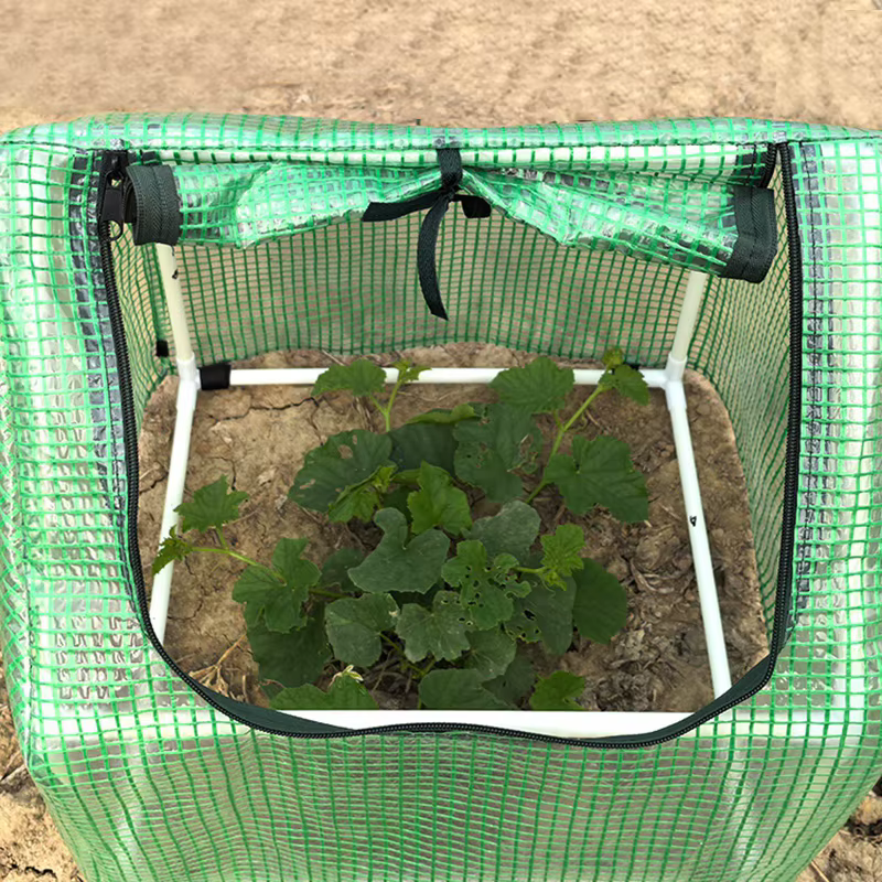 Couverture chaude pour plantes d'hiver
