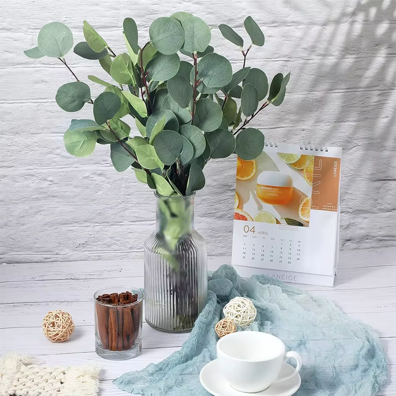 Bouquet de plantes artificielles d'eucalyptus