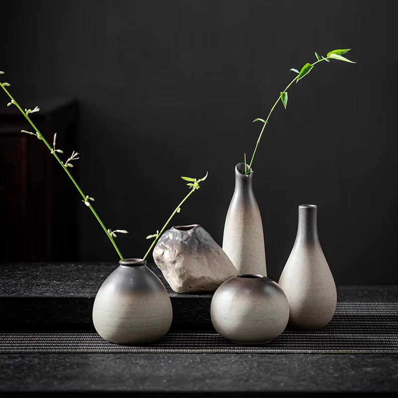 Vase à fleurs vintage en céramique