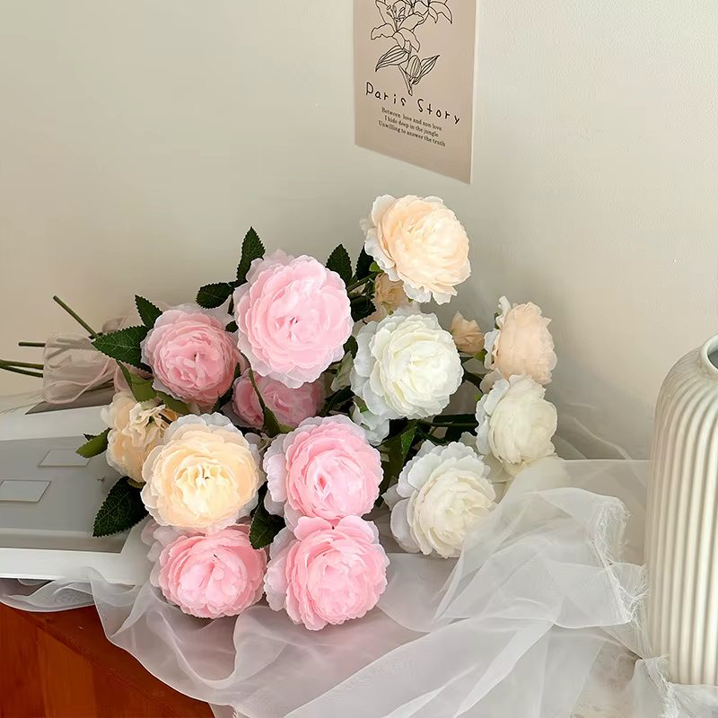 Fleurs de soie de pivoine à trois têtes
